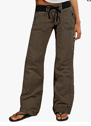 Low-Rise Straight Jeans with Contrast Stitching