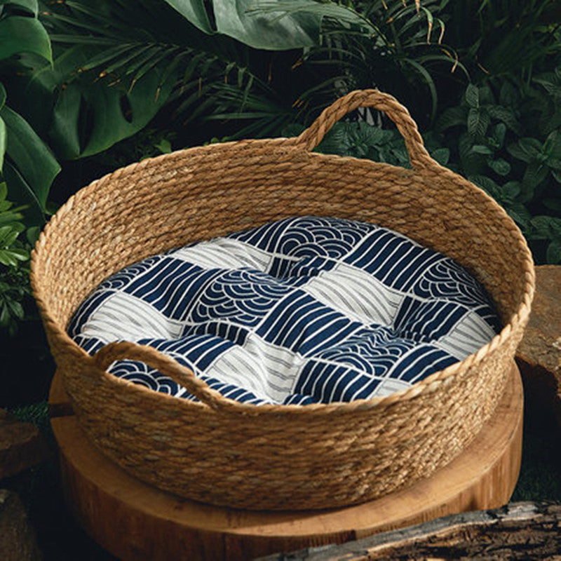 Woven Cattail Cat Bed