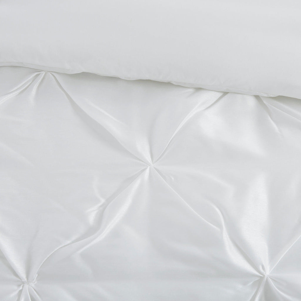 7-Piece Tufted Comforter Set (Full)