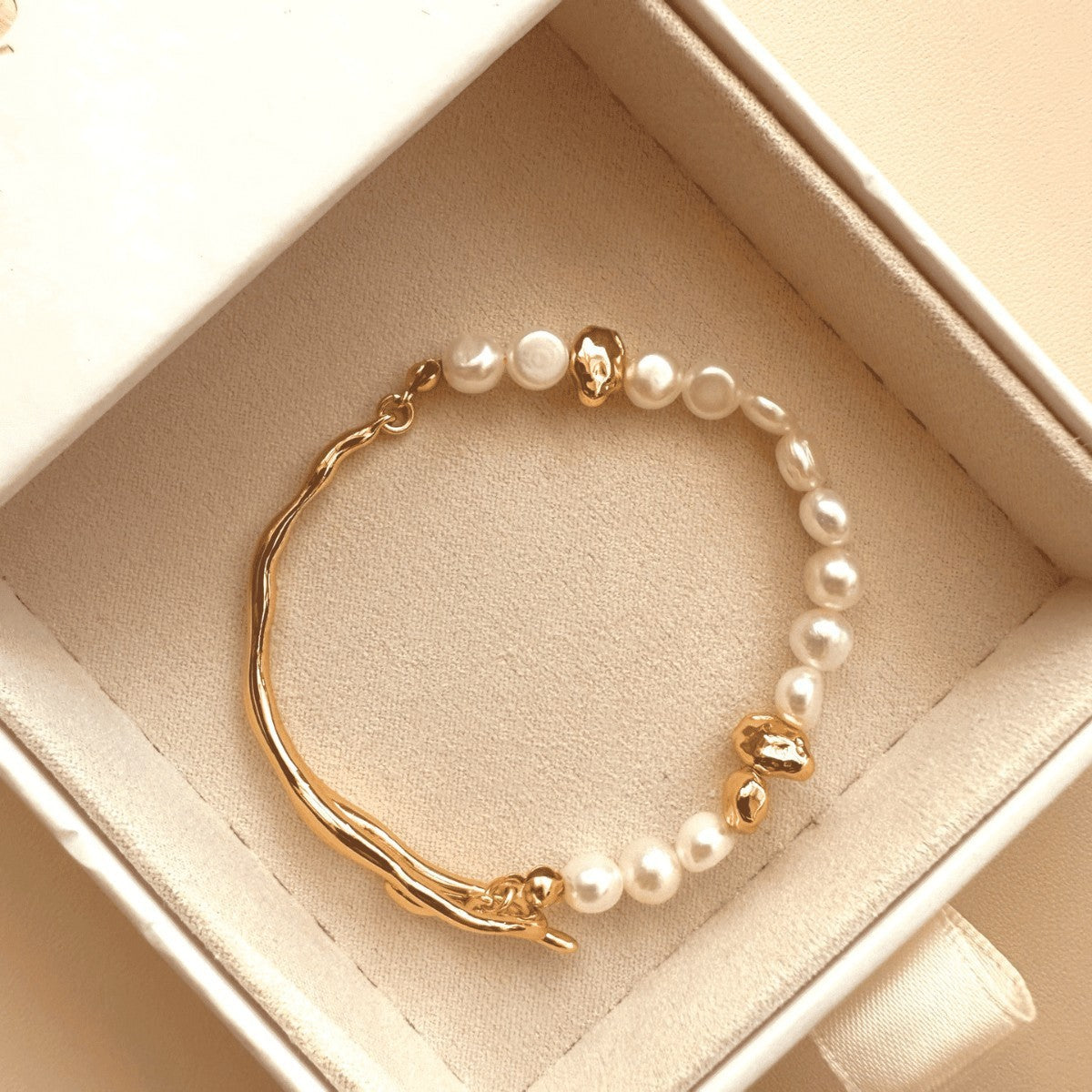 French Retro Gold-Tone Bracelet